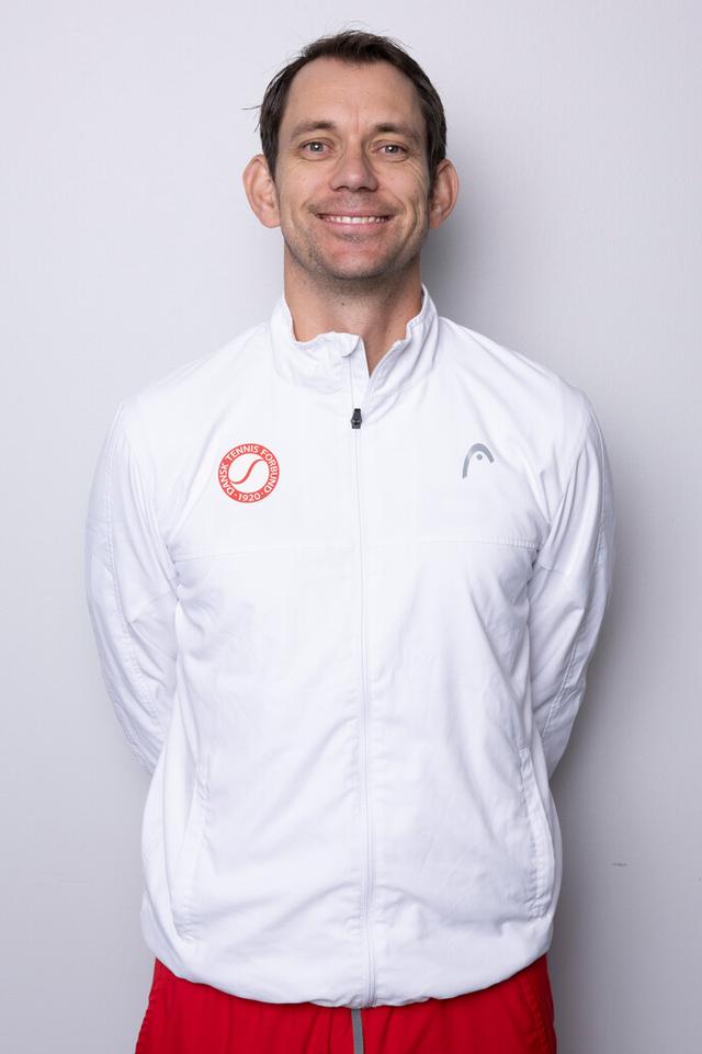 Headshot of Frederik Nielsen