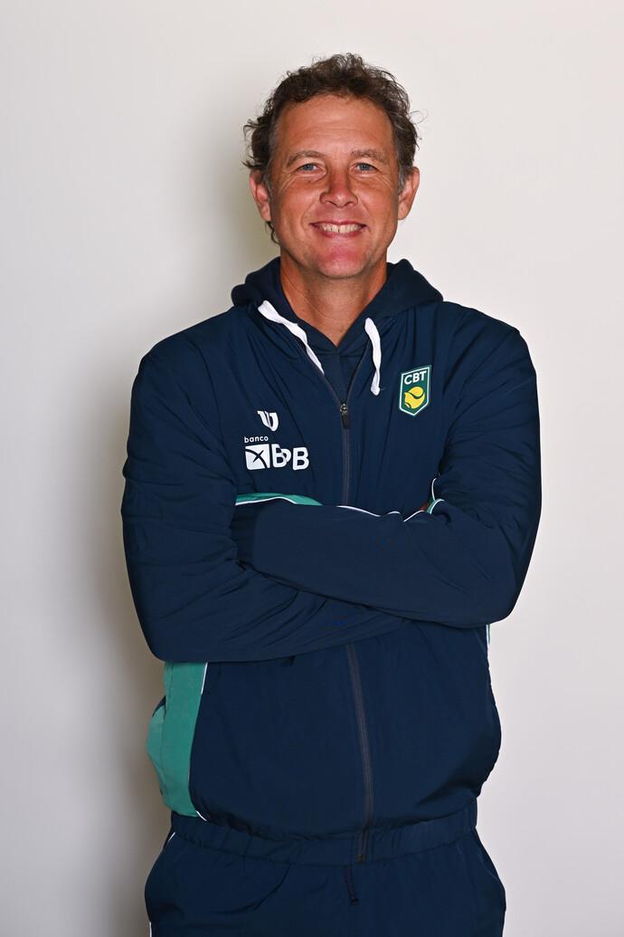 Headshot of Jaime Oncins