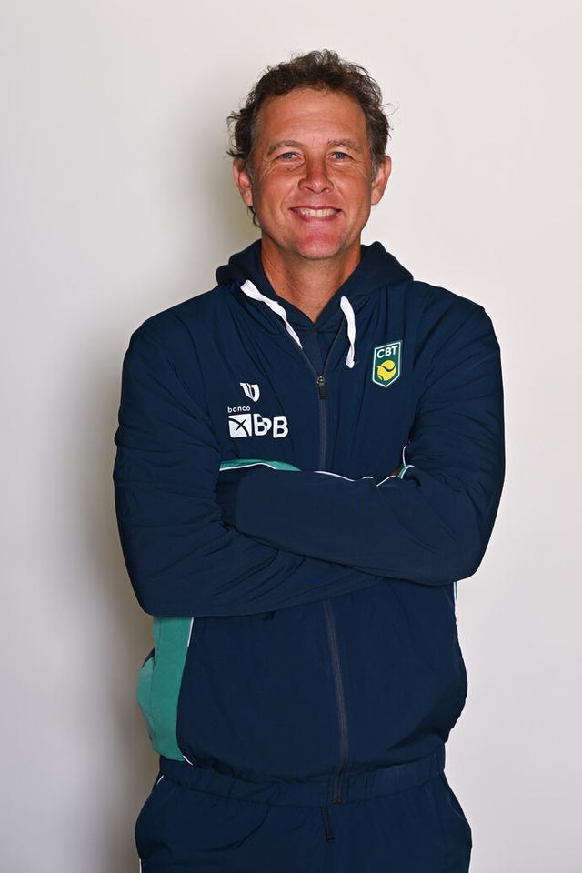 Headshot of Jaime Oncins